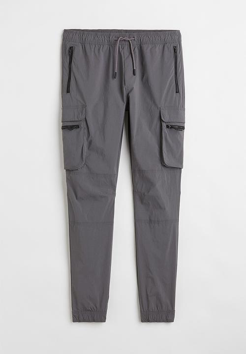H&M - Skinny fit nylon cargo joggers - dark grey