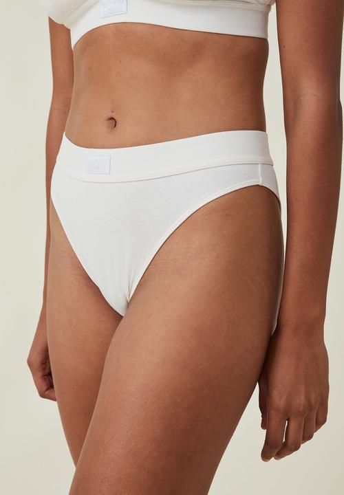 Cotton On - Organic cotton branded brasiliano - whisper white