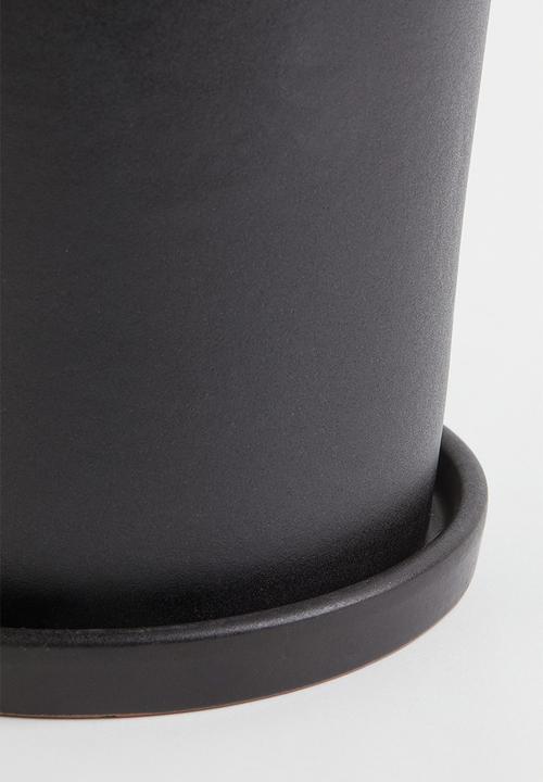 H&M - Plant pot and saucer - black