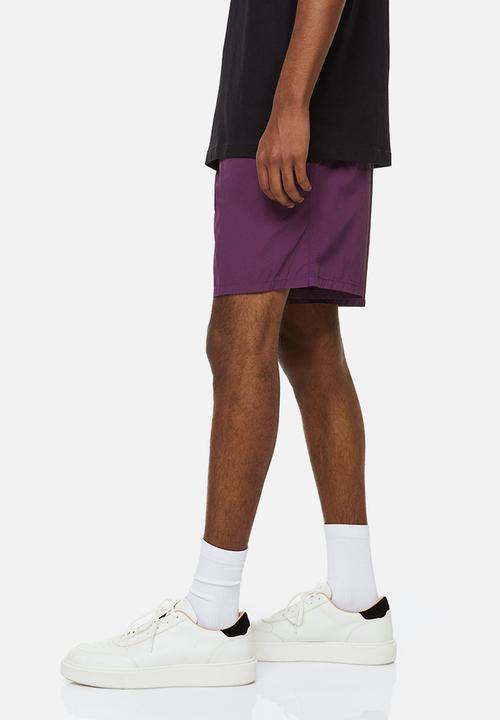 H&M - Relaxed fit belted nylon shorts - dark purple