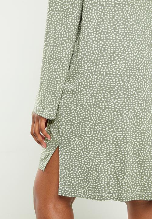 Superbalist - Maternity recovery sleep shirt - sage spot print