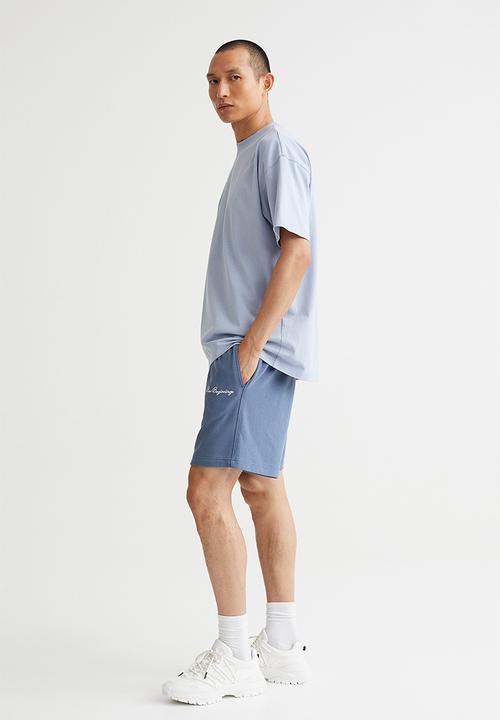 H&M - Relaxed fit sweatshirt shorts - pigeon blue/new beginnings