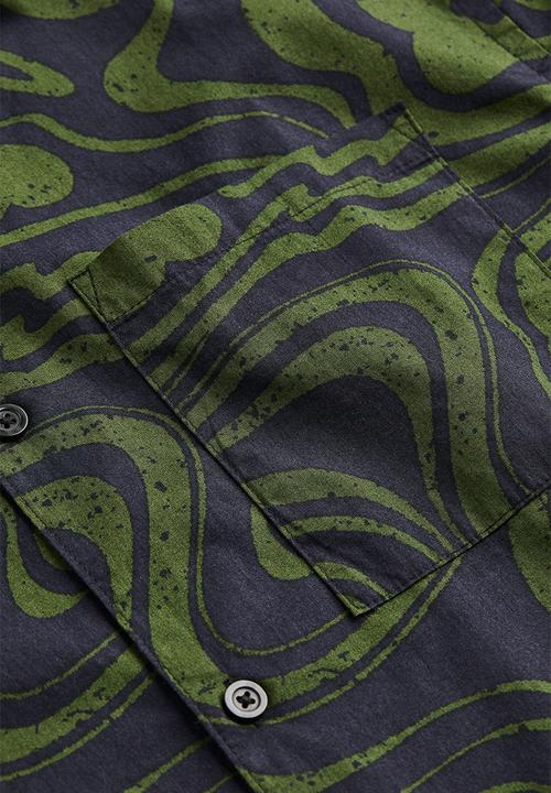 H&M - Relaxed fit short-sleeved shirt - dark blue/floral