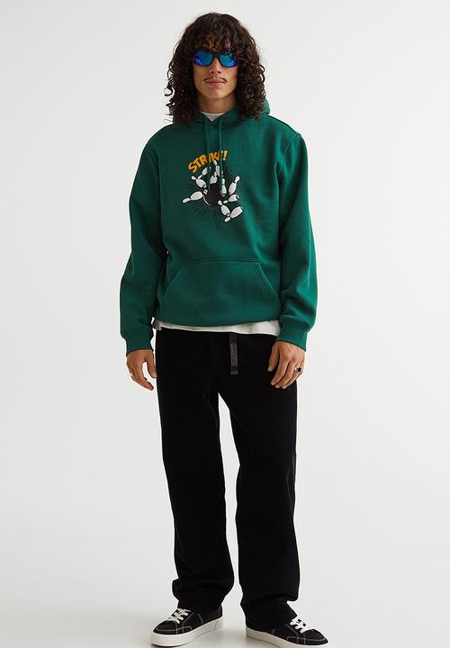 H&M - Regular fit hoodie - dark green/split happens