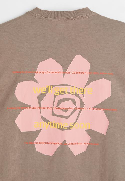 H&M - Relaxed fit cotton T-shirt - dark beige/flower