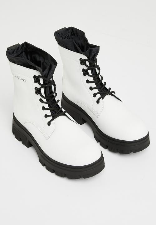 Calvin Klein - Chunky combat laceup hiking - bright white