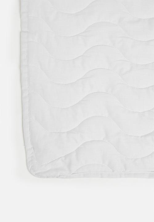 Sixth Floor - Waves cotton quilt - light grey