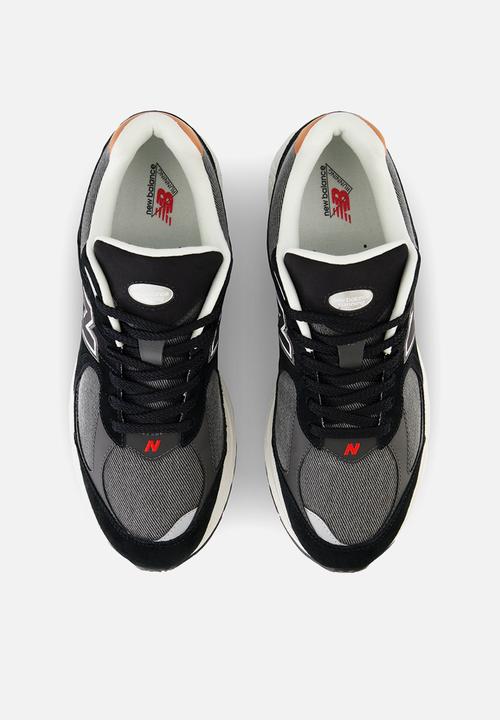 New Balance  - 2002R - heritage - black
