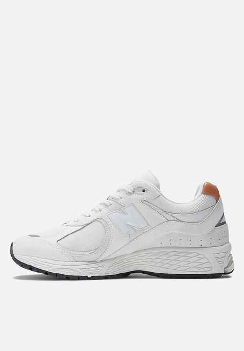 New Balance  - 2002R - heritage - reflection