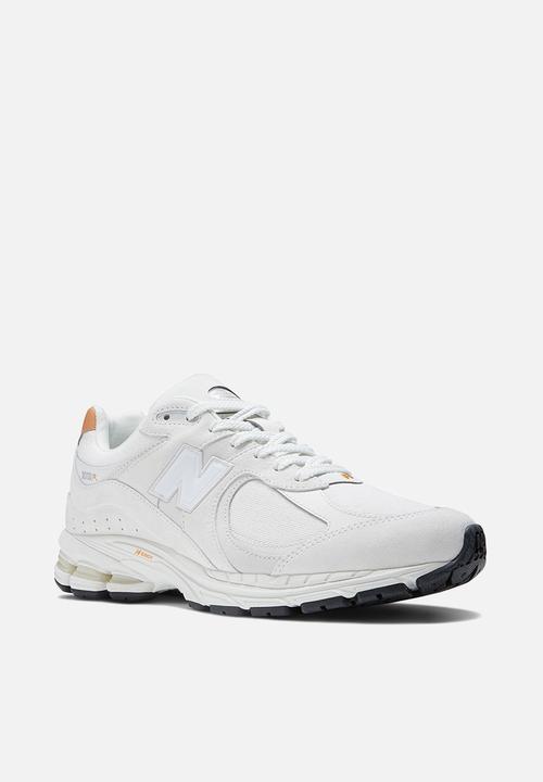 New Balance  - 2002R - heritage - reflection