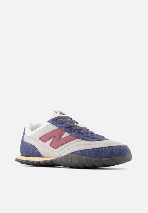 New Balance  - RC30