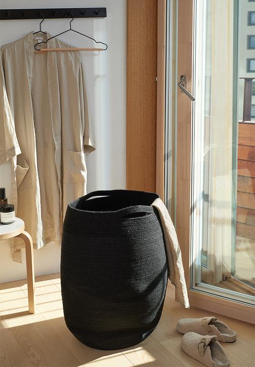 H&M - Wooden hanger - black