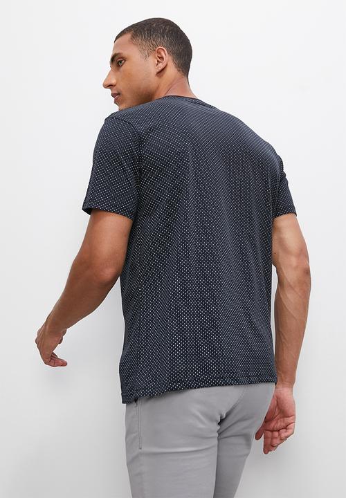 Lark & Crosse - Allover printed pattern crew neck tee - black