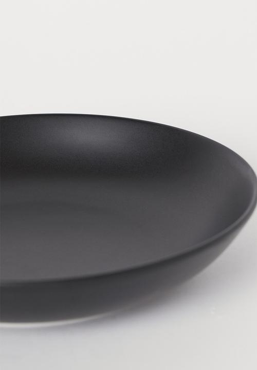 H&M - Deep porcelain plate - black