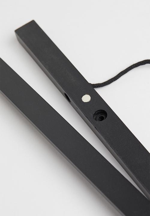 H&M - Large wooden frame mount - black