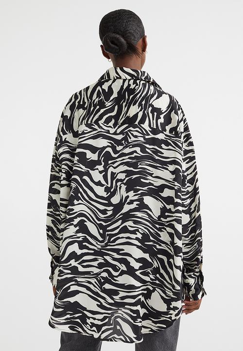 H&M - Oversized blouse - black/zebra print
