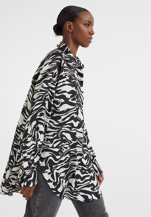 H&M - Oversized blouse - black/zebra print