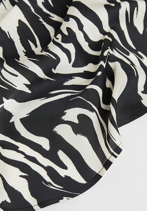 H&M - Oversized blouse - black/zebra print