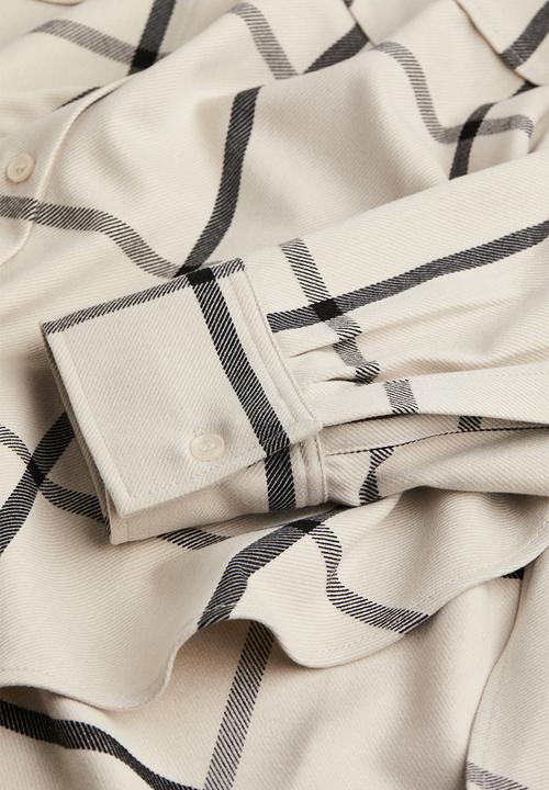 H&M - Oversized twill overshirt - light beige/checked
