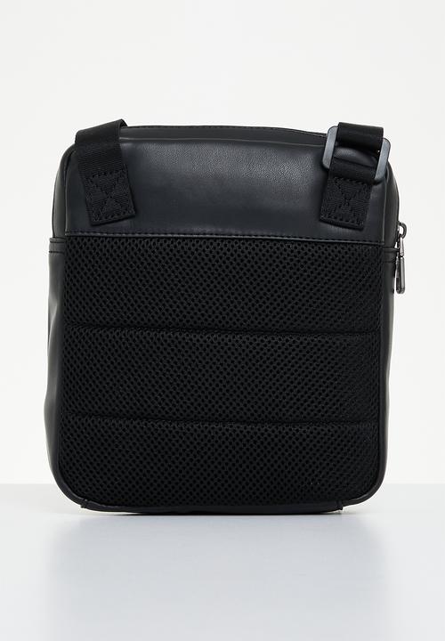 Calvin Klein - Monogram soft reporter - black 