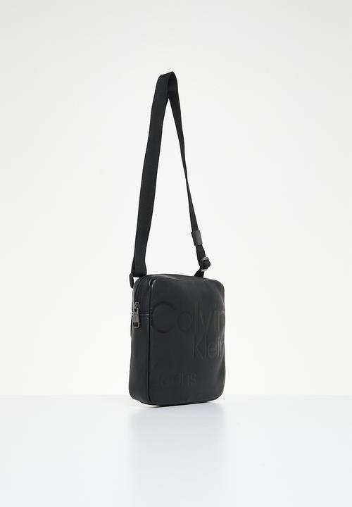 Calvin Klein - Monogram soft reporter - black 