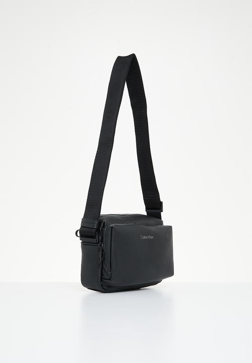 Calvin Klein - Must camera bag - black