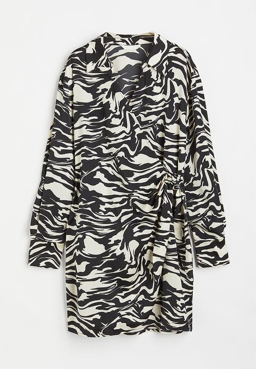 H&M - Satin wrapover shirt dress - black/zebra-print