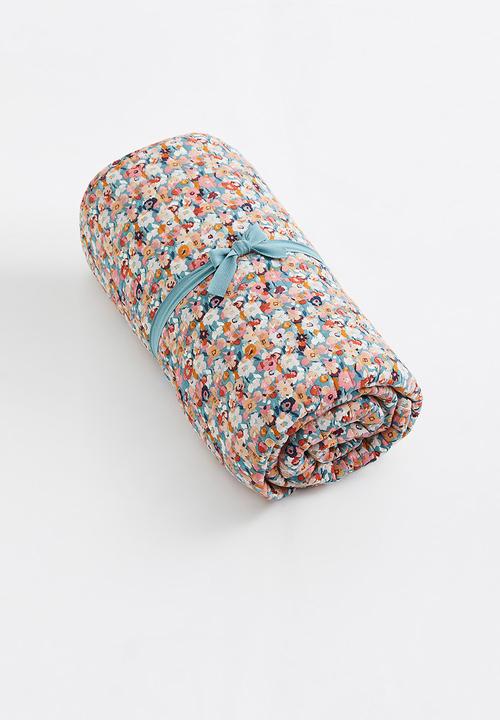H&M - Quilted bedspread - multi