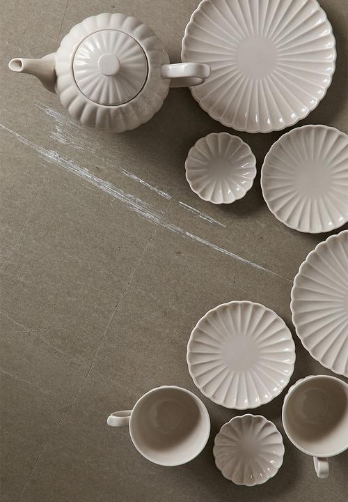 H&M - Porcelain cup - beige