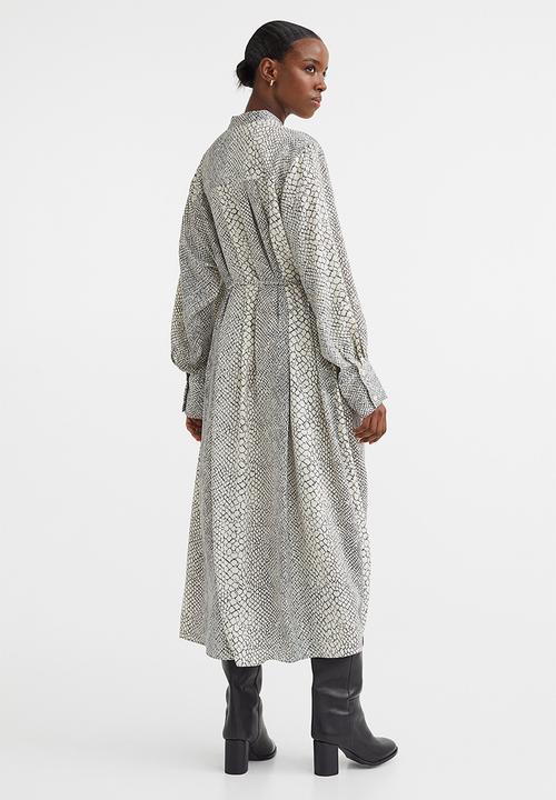 H&M - Tie-belt dress - grey/snakeskin patterned