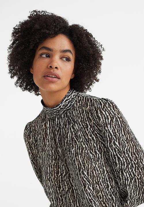 H&M - Stand-up collar satin blouse - black/patterned