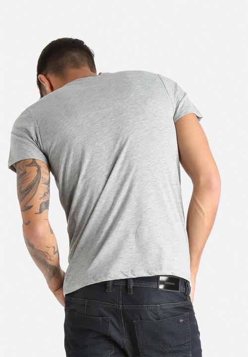 ADPT. - Ulrich Fare Tee