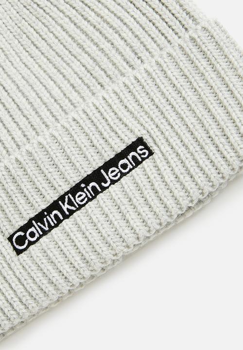 Calvin Klein - Institutional patch beanie - cirrus grey