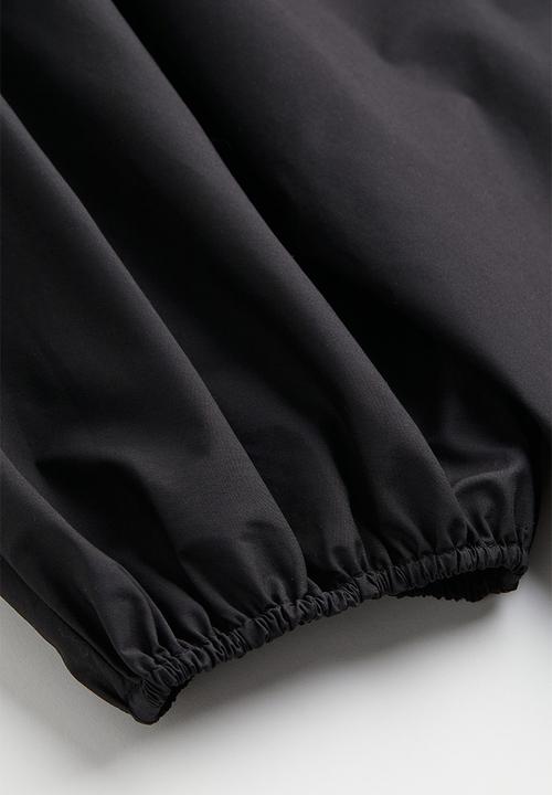 H&M - V-neck dress - black