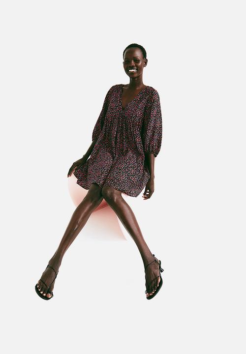 H&M - V-neck dress - black/small flowers