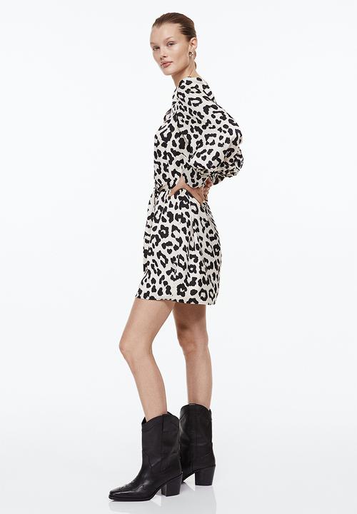 H&M - Balloon-sleeved satin dress - white/leopard print