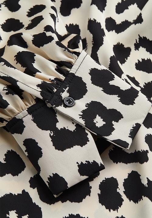 H&M - Balloon-sleeved satin dress - white/leopard print