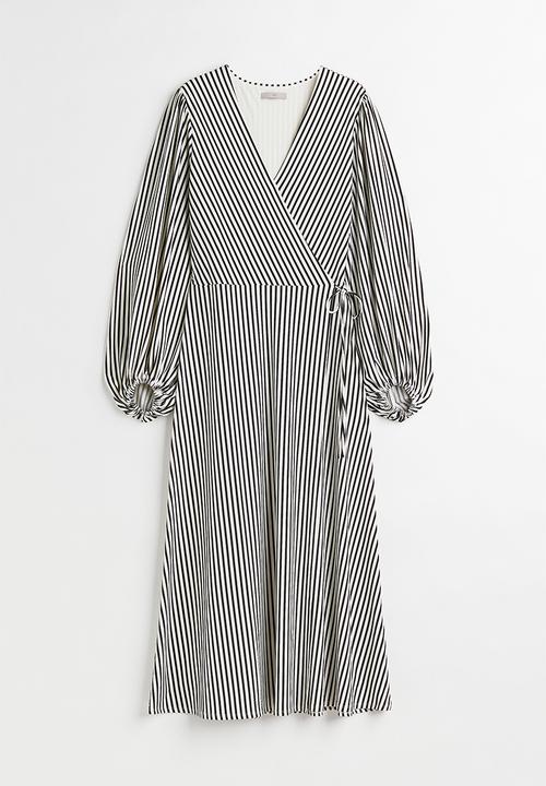 H&M - Balloon-sleeved wrap dress - black & white striped