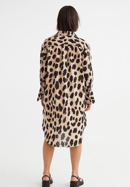 H&M - Oversized shirt dress - light beige/leopard-print