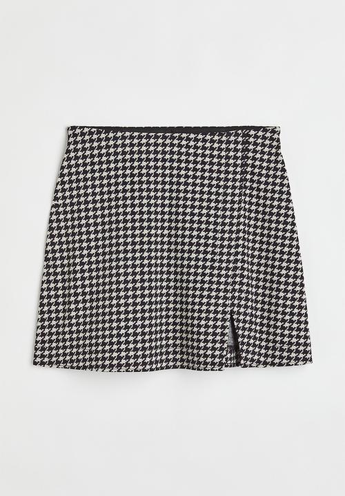 H&M - Short wrapover skirt - black/dogtooth-patterned