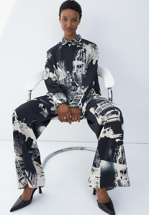 H&M - Shirt with a sheen - dark blue/stockholm