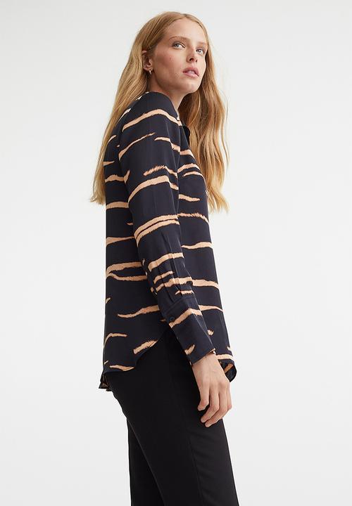 H&M - Fitted shirt - dark blue/zebra print