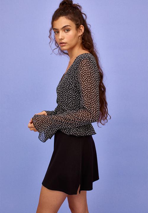H&M - Drawstring-detail chiffon blouse -black/small flowers
