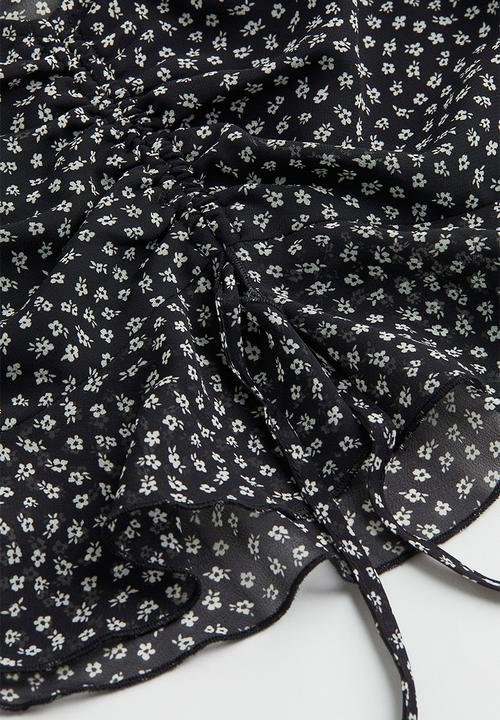 H&M - Drawstring-detail chiffon blouse -black/small flowers
