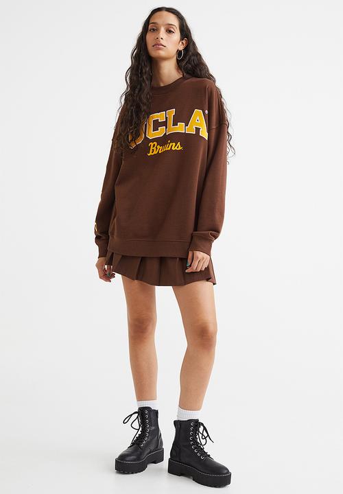 H&M - Oversized printed sweatshirt - dark brown/ucla