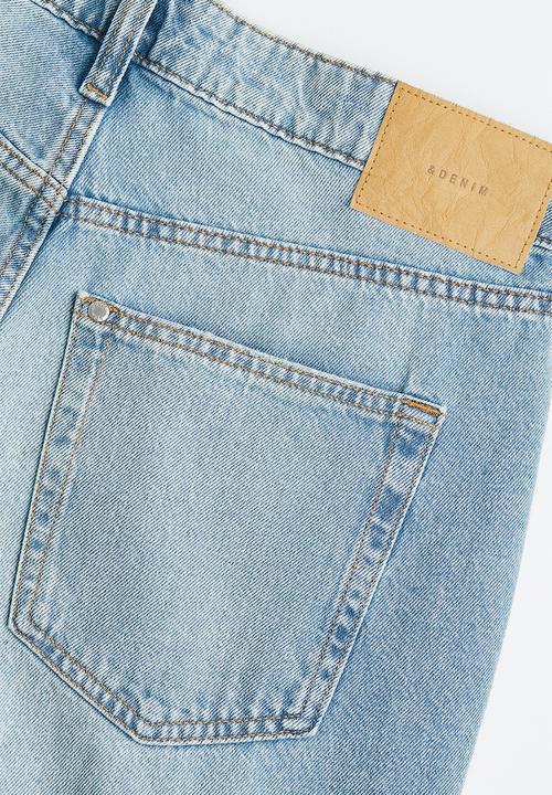 H&M - Curvy fit 90s baggy low jeans - light denim blue