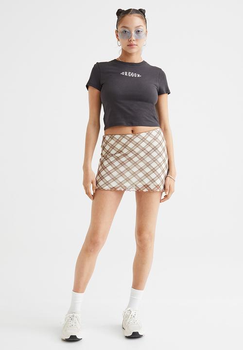 H&M - Cropped printed T-shirt - black/oregon