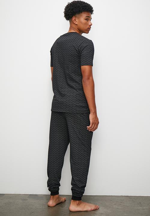 STYLE REPUBLIC - Printed knit lounge set - black & grey 