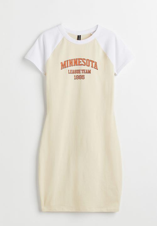 H&M - Fitted T-shirt dress - light beige/minnesota