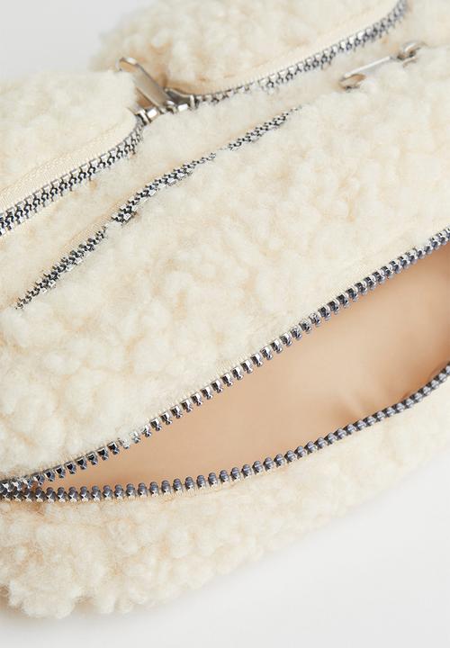H&M - Small shoulder bag - cream/black